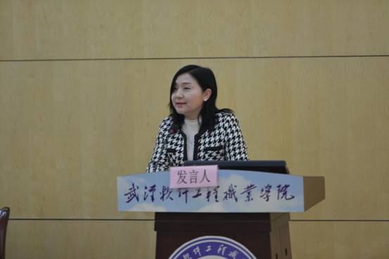 1553231394137662.jpg 胡良琼发言(周思思摄)