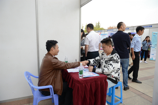 1539589425914683.gif DSC_0109