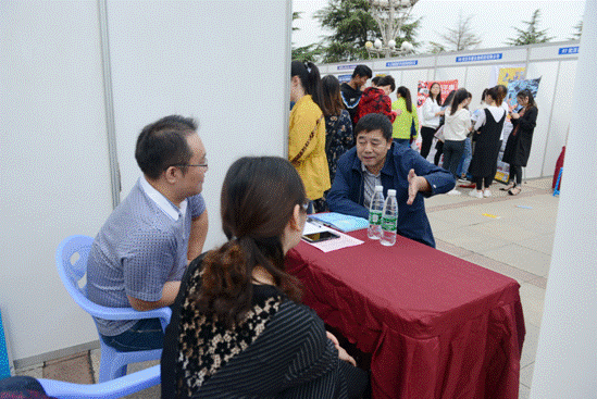 1539589347665701.gif 马蜂校长与企业对谈