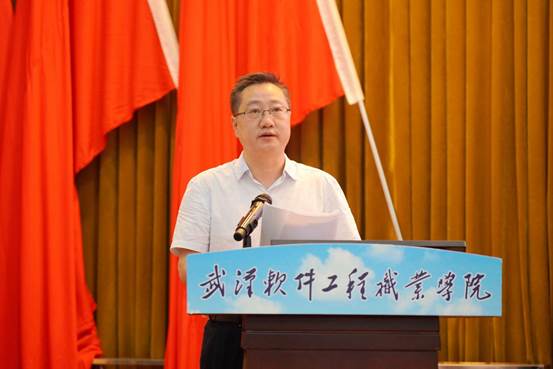 1561629305746343.jpg 校长刘前信汇报诊改工作总体情况