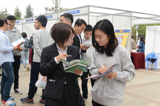 1539589358969893.gif DSC_0257