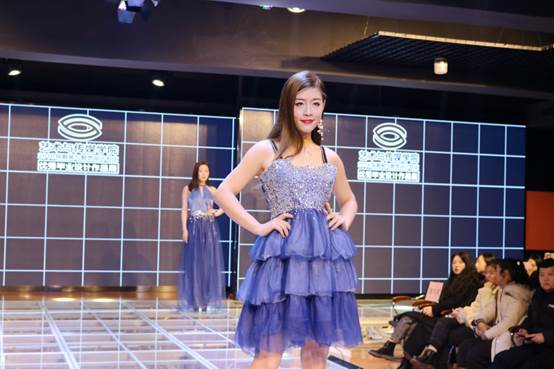 1546848669386339.jpg 灯火蓝珊.JPG